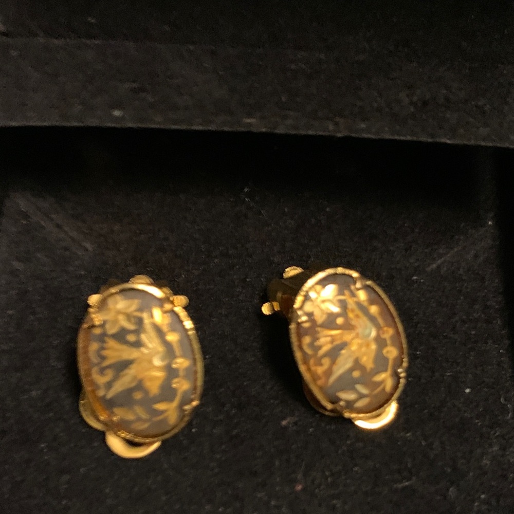 Vintage-Inspired Gold Clip-On Earrings
